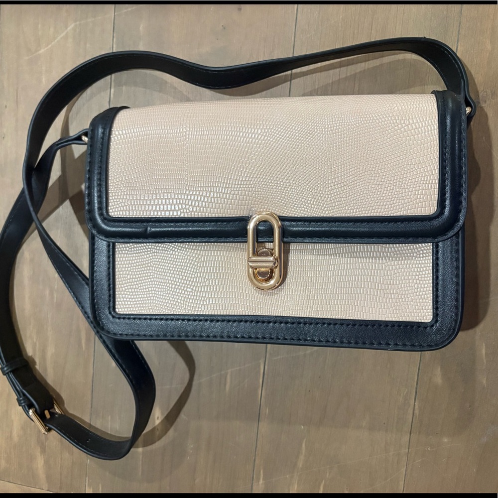 Jules Kae Mia crossbody bag